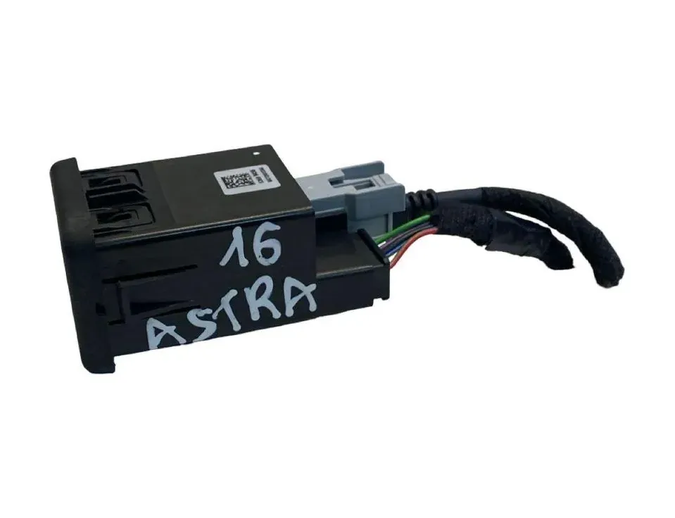 OPEL Astra K (2015-2021) USB 13599456 33802184