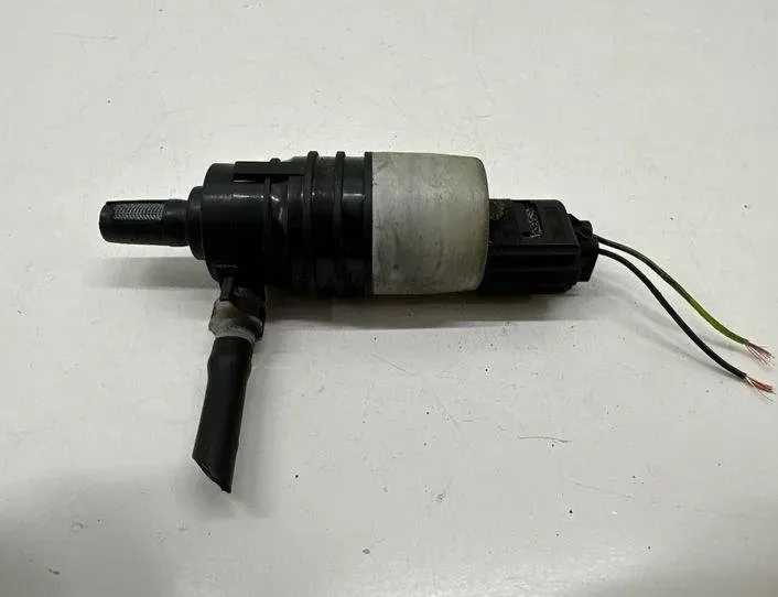 BMW 5 Series G30/G31 (2016-2023) Моторчик бачка омывателя 7298309 22199715