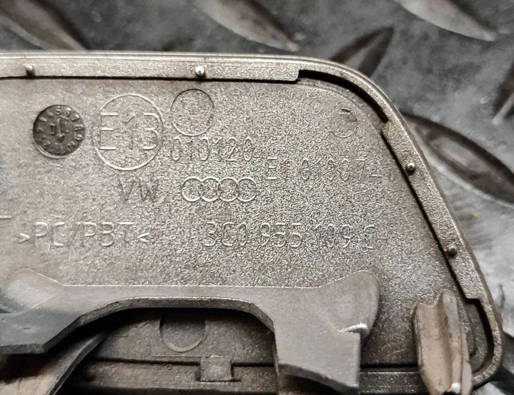 VOLKSWAGEN Passat B7 (2010-2015) Left Side Headlamp Washer Cover Cap 3C0955109C 33171215