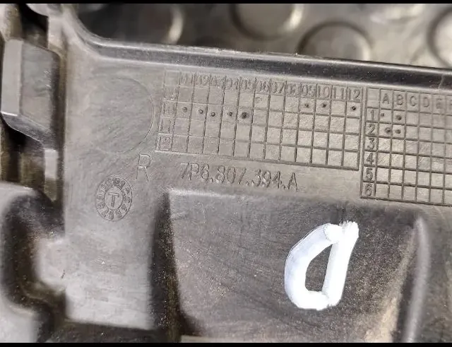 VOLKSWAGEN Touareg 2 generation (2010-2018) Держатель заднего бампера правый 7P6807394A 33173363