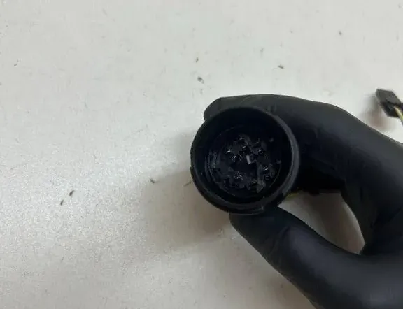 VOLKSWAGEN Multivan T5 (2003-2015) Fúvóka huzalcsatlakozása 070971033 34704631