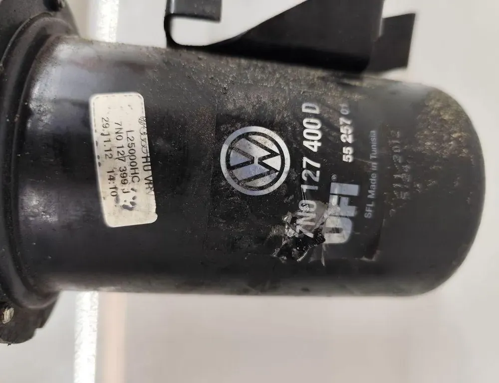 VOLKSWAGEN Passat B6 (2005-2010) Корпус топливного фильтра 7N0127400D 33230551