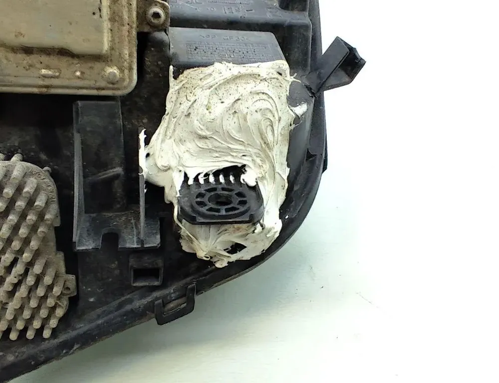 BMW X3 F25 (2010-2017) Front Right Headlight 7217296 33399938