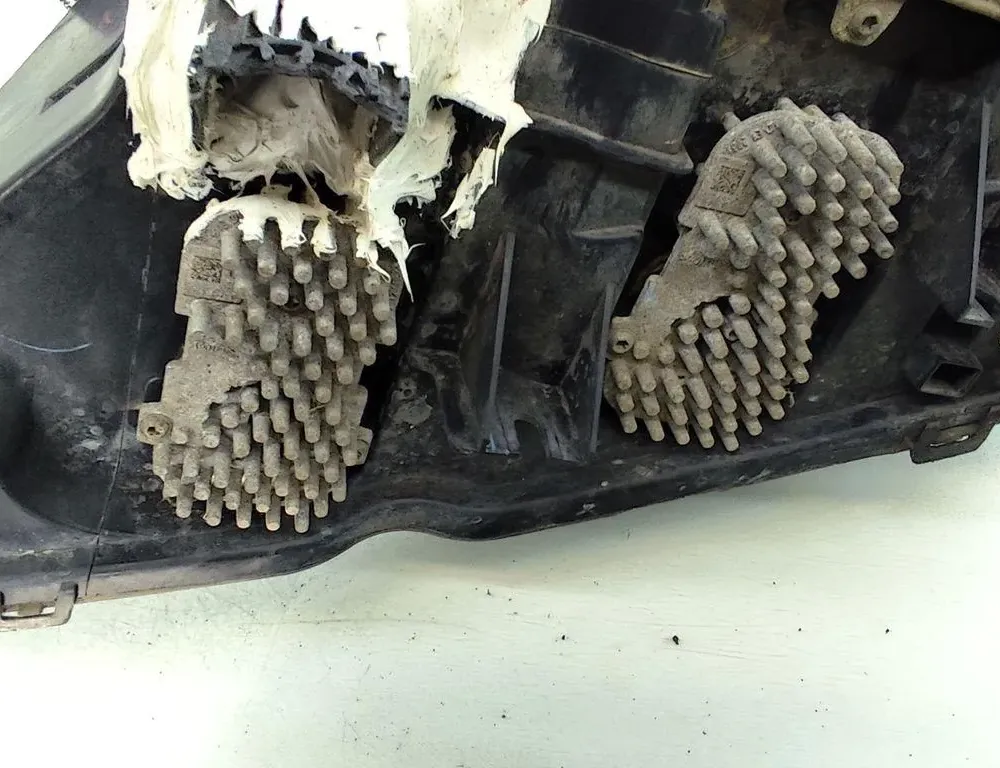 BMW X3 F25 (2010-2017) Front Right Headlight 7217296 33399938