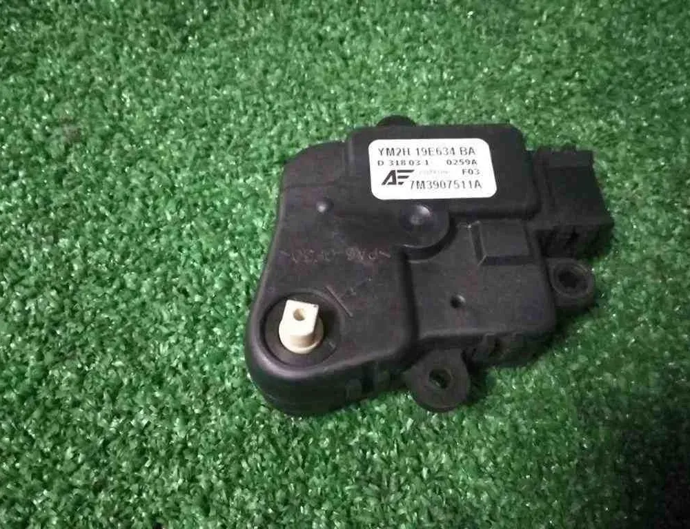 VOLKSWAGEN Sharan 1 generation (1995-2010) Клапаны управления внутренним подогревом D3180310259A,7M3907511A,YM2H19E634BA 32497969