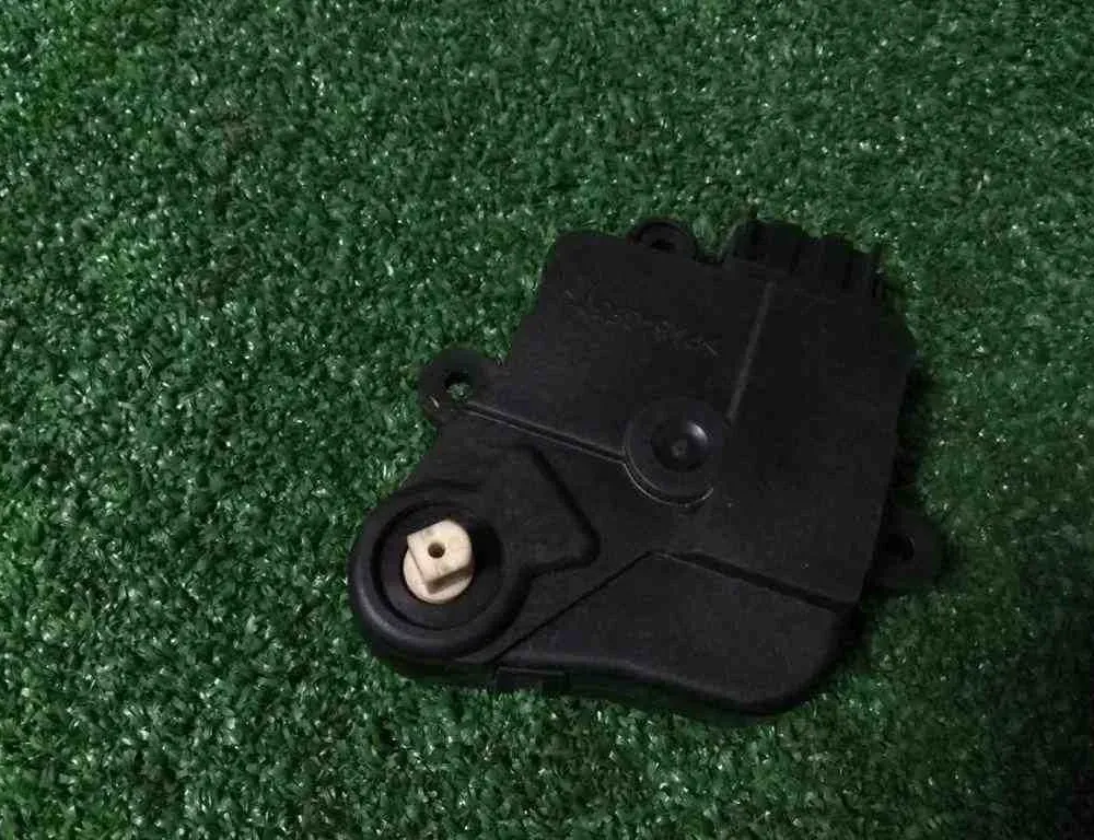 VOLKSWAGEN Sharan 1 generation (1995-2010) Клапаны управления внутренним подогревом D3180310259A,7M3907511A,YM2H19E634BA 32497969