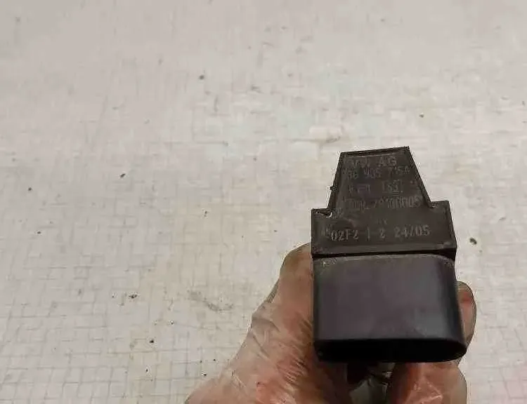 SEAT Leon 2 generation (2005-2012) Magasfeszültségű gyújtóvezeték (gyújtógyertya-huzalok) 0036905100A,36905715A,36905715G,CL003,06A905115C,36905715F,036905100,06A905115B,036905100C,06B905115J,6A905115D,CL005,6B905115R,036905715A 32542392