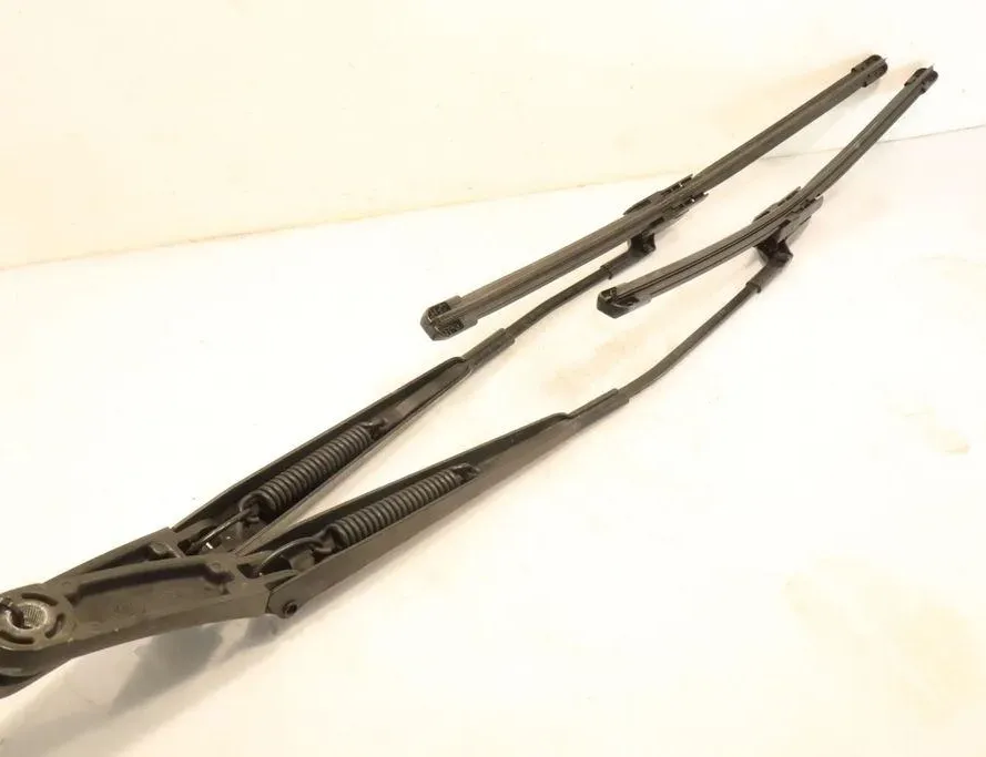 VOLKSWAGEN Tiguan 1 generation (2007-2017) Front Wiper Arms 32904807