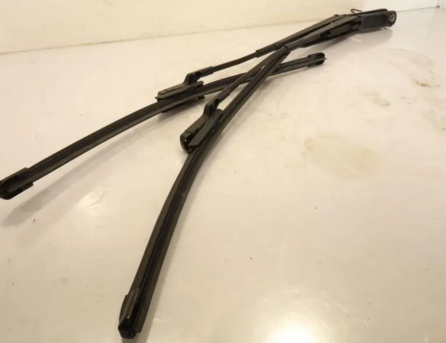 VOLKSWAGEN Tiguan 1 generation (2007-2017) Front Wiper Arms 32904807