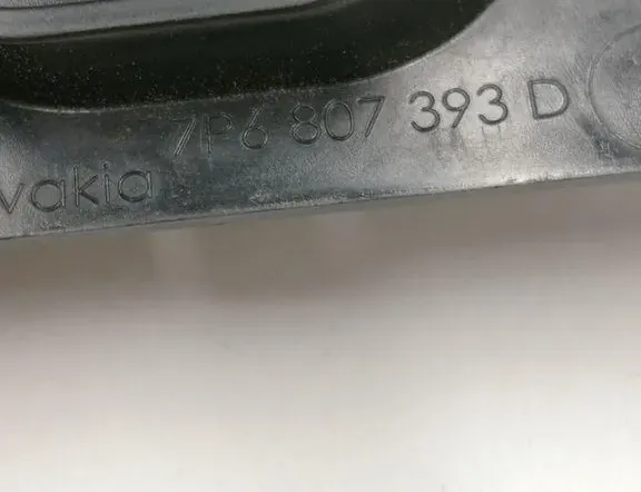 VOLKSWAGEN Touareg 2 generation (2010-2018) Левый держатель заднего бампера 7P6807393 34135734
