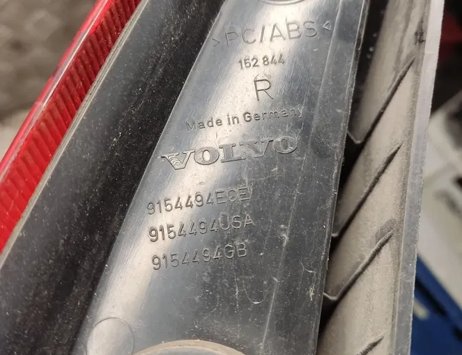 VOLVO XC70 2 generation (2000-2007) Hátsó fedél lámpa 9154494 28296006