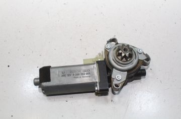 PEUGEOT RCZ 1 generation (2010-2014) Bal első ülés vezérlőmotorja 0390203001 32834850