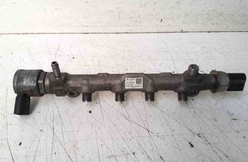 VOLKSWAGEN Golf 7 generation (2012-2024) Fuel Rail 04L089G 28978388