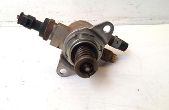 VOLKSWAGEN Golf 6 generation (2008-2015) Топливный насос 03C127026D 32828176