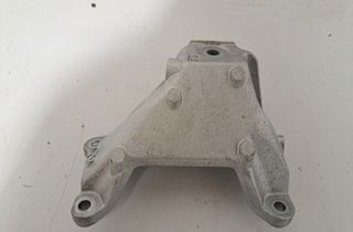 BMW X5 G05/G18 (2018-2024) Engine Bracket Right Side 6884474 32874107