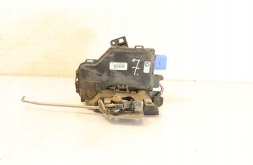 AUDI A3 8P (2003-2013) Jobb első ajtó zárja 32912250