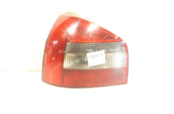 AUDI A3 8L (1996-2003) Bal hátsó lámpa 32914636
