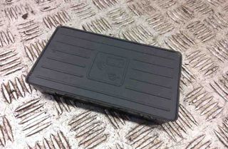 SEAT Leon 3 generation (2012-2020) Беспроводная зарядная станция 81A035502 30987489