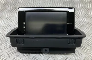 AUDI Q3 8U (2011-2020) Navigation Display 8U0857273B 34708570
