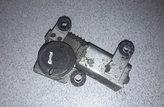 BMW 5 Series E39 (1995-2004) Ablaktörlő motor 8361640 33748751