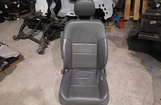 VOLKSWAGEN Routan 1 generation (2008-2012) Jobb első ülés 33483777