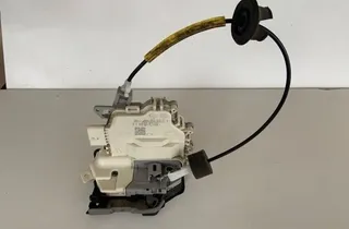 AUDI Q5 8R (2008-2017) Bal első ajtó zárja 8J2837015C 33770249