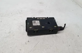 MERCEDES-BENZ C-Class W205/S205/C205 (2014-2023) Csomagtérfedél-antenna erősítője A2059051205 34237578