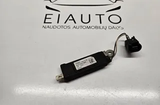 AUDI Q7 4L (2005-2015) Csomagtérfedél-antenna erősítője 4L0035225 33955174