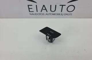 AUDI Q2 1 generation (2016-2024) USB 81C035726 33948086