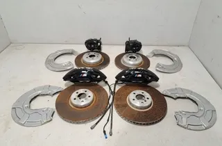 BMW X7 G07 (2018-2024) Brake System Kit Calipers & Discs 6887397,6887398,6898493,6898494,6860919,6860920,6880080,6897357,6897358,6897365,6897366,6898593,6898594,6898605,6870353,6898606 33543760