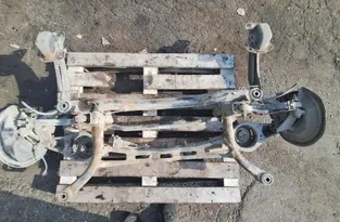 VOLKSWAGEN Passat B7 (2010-2015) Hátsó alváz 33979710