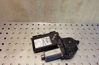 AUDI A4 B6/8E (2000-2005) Jobb hátsó ajtó ablakvezérlő motorja 5WK47011BBF,0130821766,8E0959802A 26090365