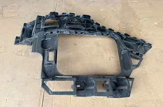 VOLKSWAGEN Touareg 2 generation (2010-2018) Держатель заднего бампера правый 7P6807394A 31418171