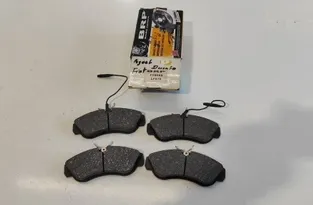 PEUGEOT Boxer 2 generation (1993-2006)  Első fékbetéttartók FDB968,LP878 17136310