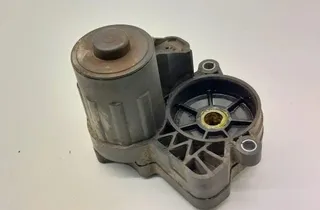 VOLKSWAGEN Passat B8 (2014-2023) Rear Left Brake Caliper 3Q0615405J 34332254