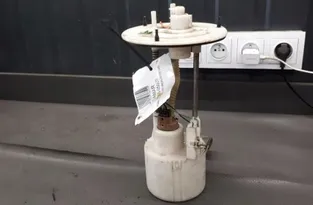 HYUNDAI Atos 2 generation (2004-2008) Tartályon belüli üzemanyag-szivattyú 3111005000 30130263