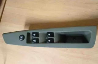 CHEVROLET Nubira 1 generation (2003-2010) Bal hátsó ajtó ablakvezérlő gombjai 612W21000 32540386