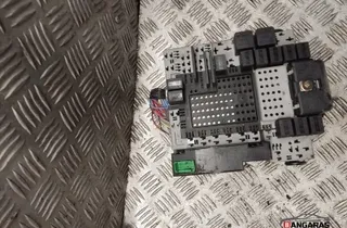 VOLVO S80 1 generation (1998-2006) Biztosítékdoboz 8676284,9496959 34358060