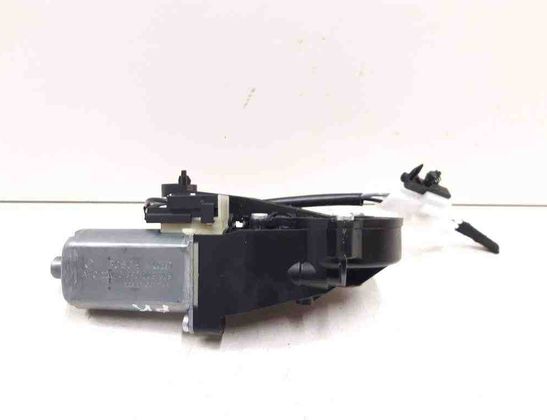 MERCEDES-BENZ C-Class W204/S204/C204 (2004-2015) Bal első ülés vezérlőmotorja 825843694,0390203369 32720743