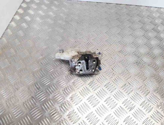 NISSAN X-Trail T30 (2001-2007) Front Right Door Lock 32583047