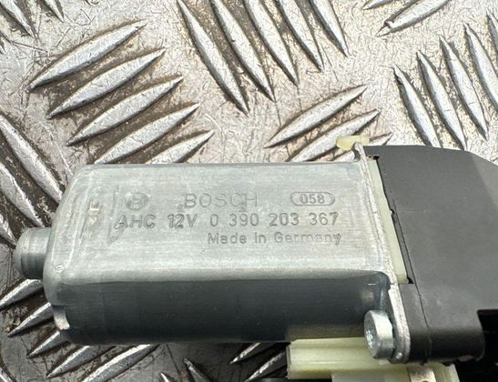 MERCEDES-BENZ E-Class W211/S211 (2002-2009) Моторчик переднего правого сиденья 0390203326,00445777,0390203367,P10848301 32931675