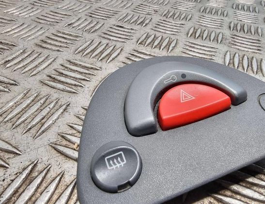 SMART Fortwo 1 generation (1998-2007) кнопка опасности Mccv013,Mc0v014 32995155