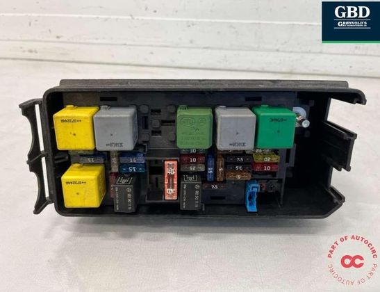 MERCEDES-BENZ R-Class W251 (2005-2017) Biztosítékdoboz nopartid 33000932