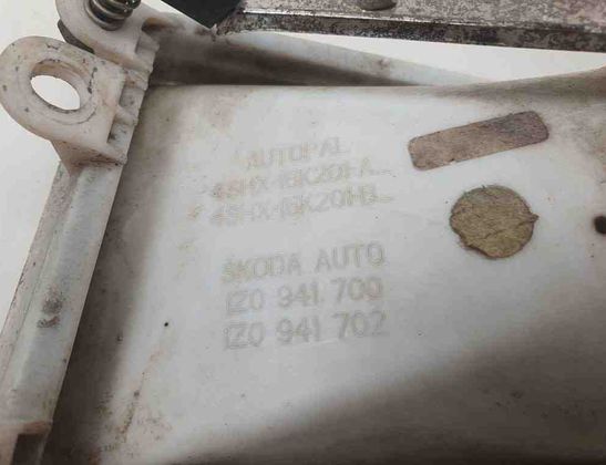 SKODA Octavia 2 generation (2004-2013) Противотуманка бампера передняя правая 1Z0941700,1Z0941702 31236394