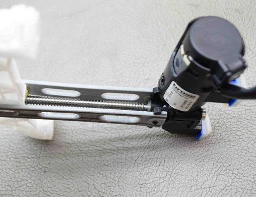 BMW X5 F15 (2013-2018) Моторчик переднего левого сиденья 7314217 18297452