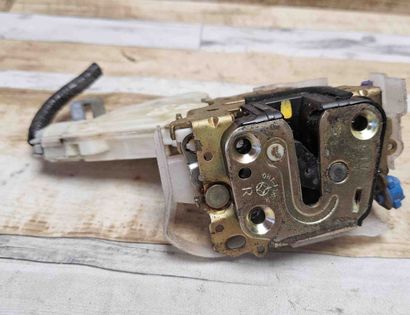 NISSAN X-Trail T30 (2001-2007) Front Right Door Lock 80552AA200,89A910 29832773