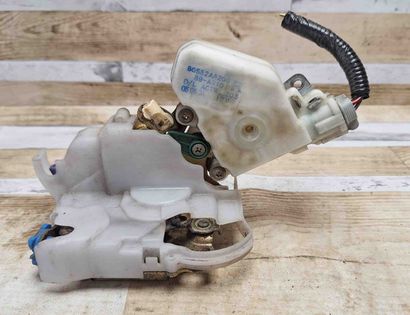 NISSAN X-Trail T30 (2001-2007) Front Right Door Lock 80552AA200,89A910 29832773