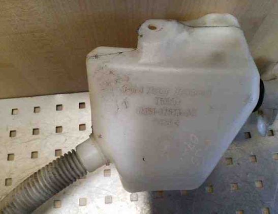 VOLVO V50 1 generation (2003-2012) Window Washer Tank 3M5117618,30657122,30657121 26067676