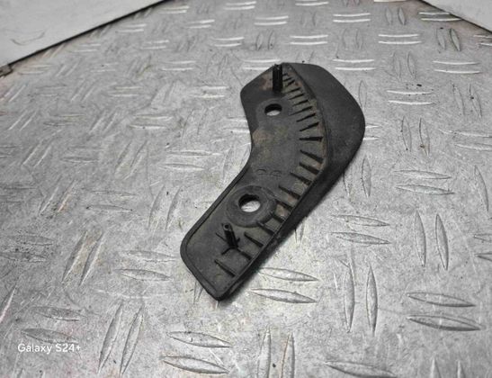 VOLVO V60 1 generation (2010-2020) Брызговик передний правый 31353521 28150207