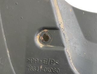 TOYOTA Hilux 7 generation (2005-2015) Front Right Mudguard 766210K060 32852625